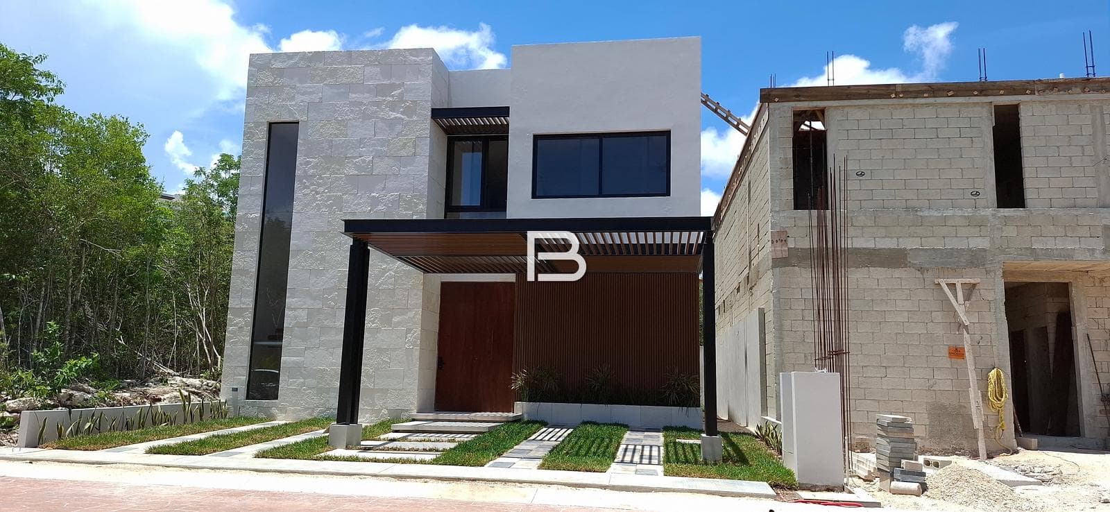 House for Sale on Via Cumbres in Cancun