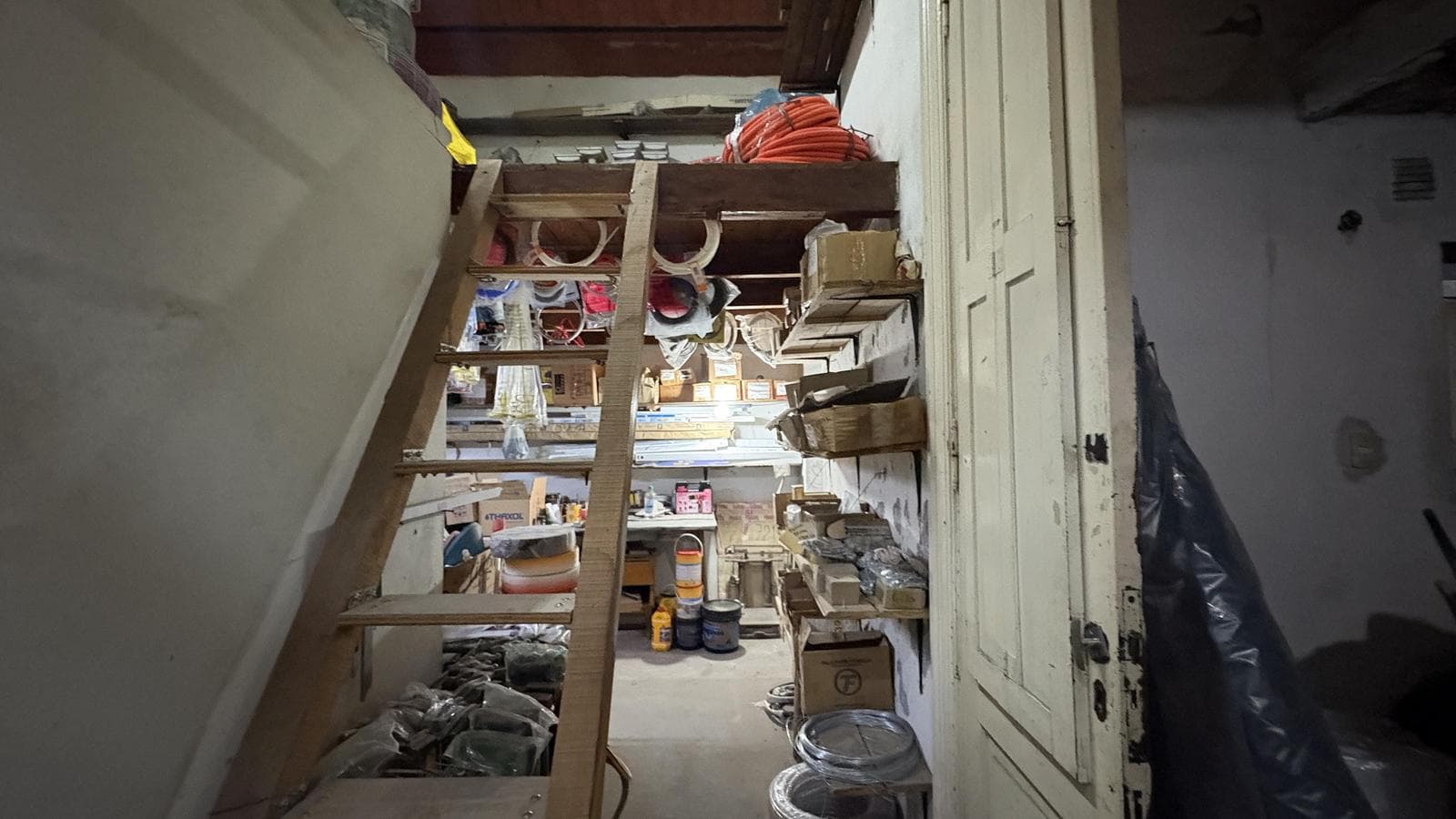 For Sale: Hardware Store Business. Echesortu Neighborhood, Rosario