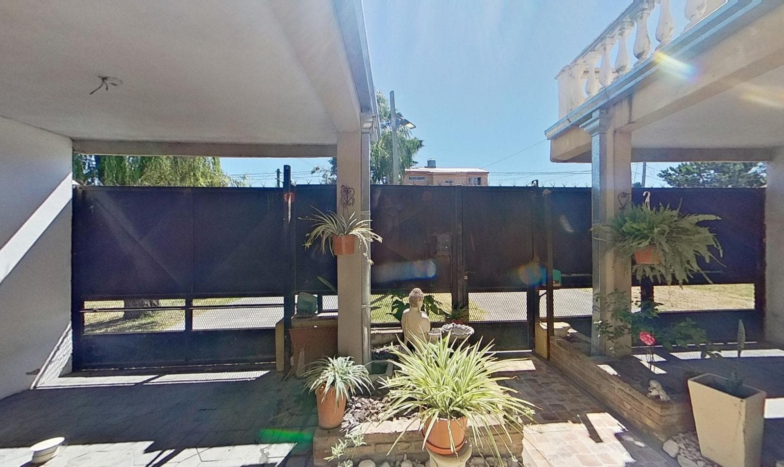 For sale: House 5 AM with pool and barbecue area in Longchamps