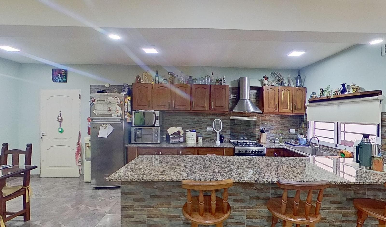 For sale: House 5 AM with pool and barbecue area in Longchamps
