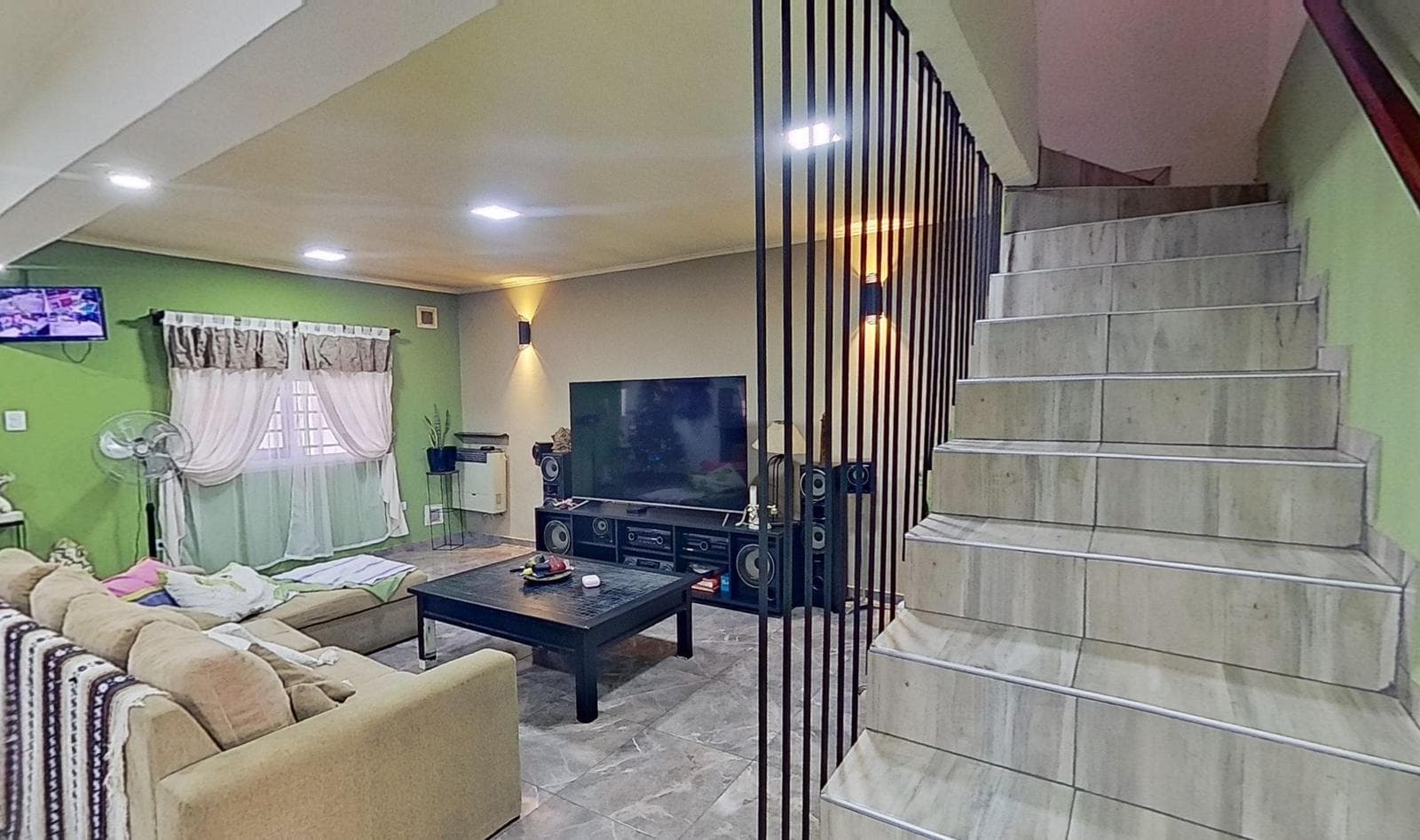For sale: House 5 AM with pool and barbecue area in Longchamps