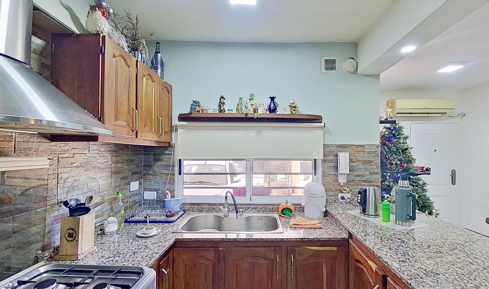 For sale: House 5 AM with pool and barbecue area in Longchamps