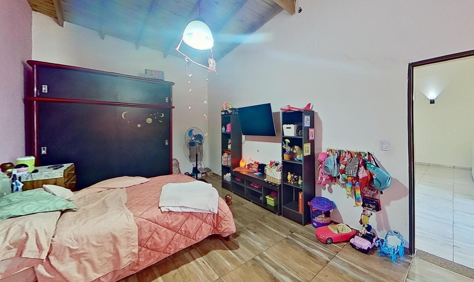 For sale: House 5 AM with pool and barbecue area in Longchamps