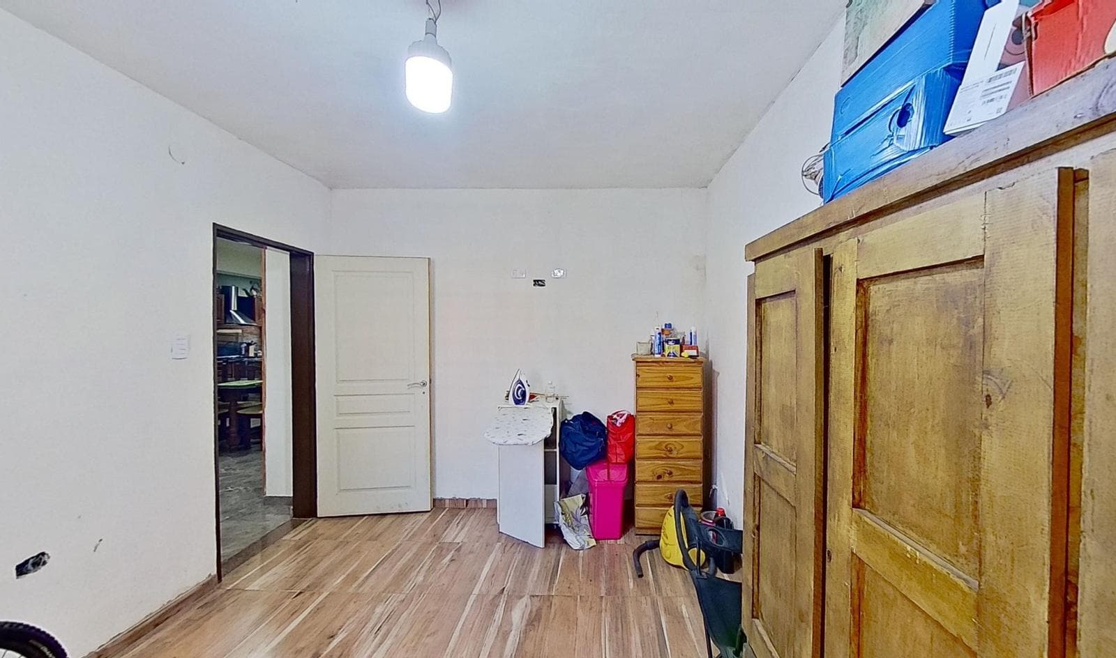 For sale: House 5 AM with pool and barbecue area in Longchamps
