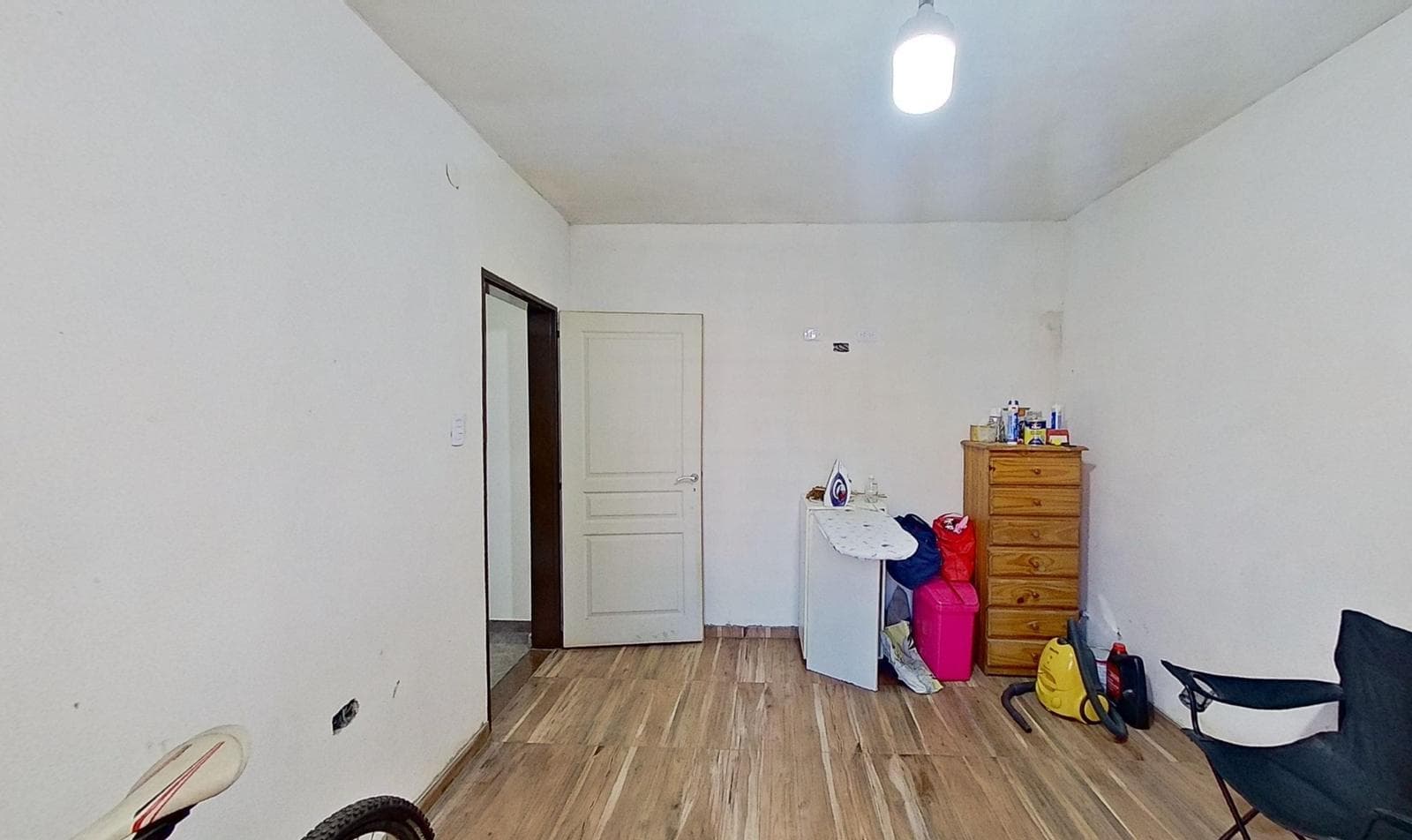 For sale: House 5 AM with pool and barbecue area in Longchamps