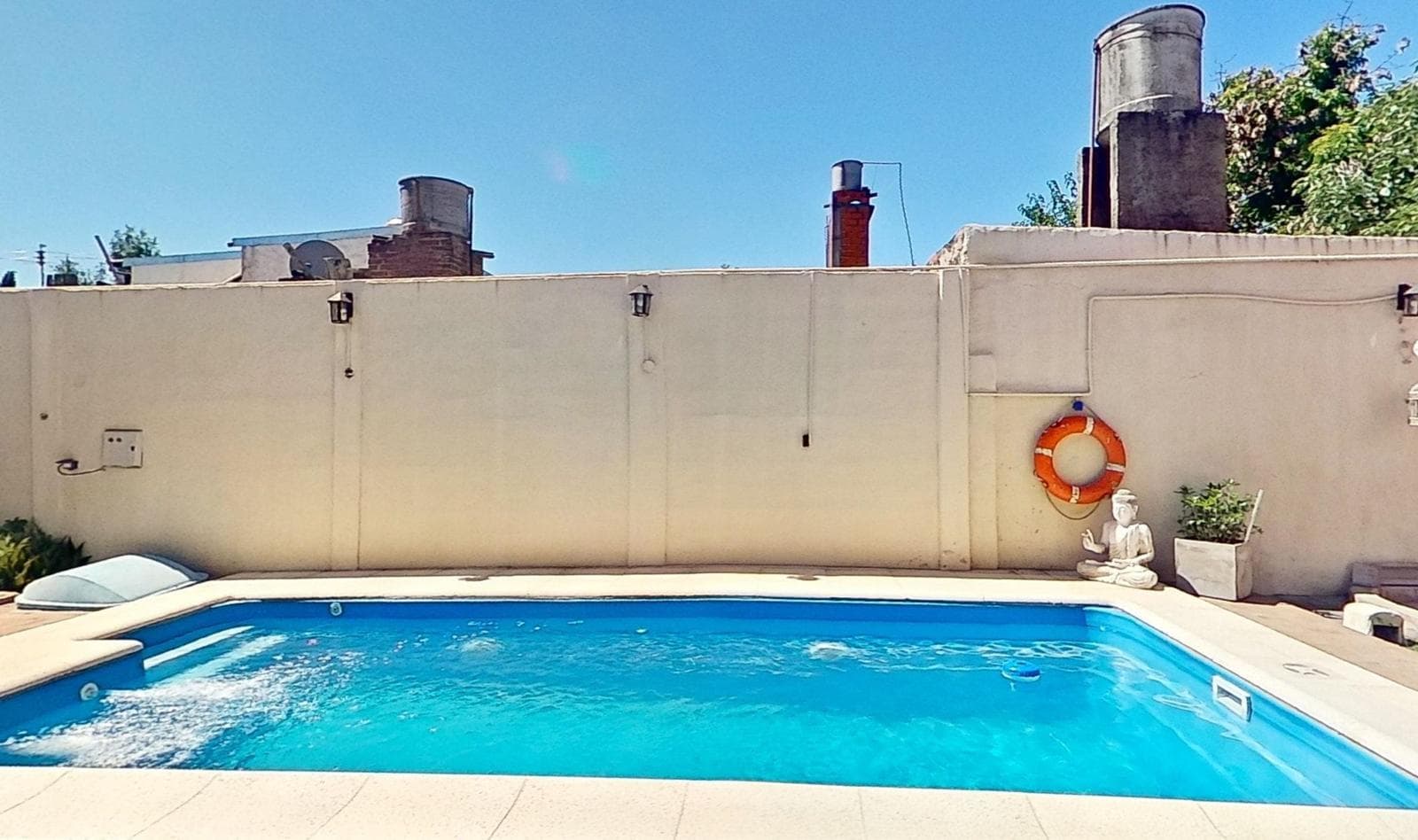For sale: House 5 AM with pool and barbecue area in Longchamps