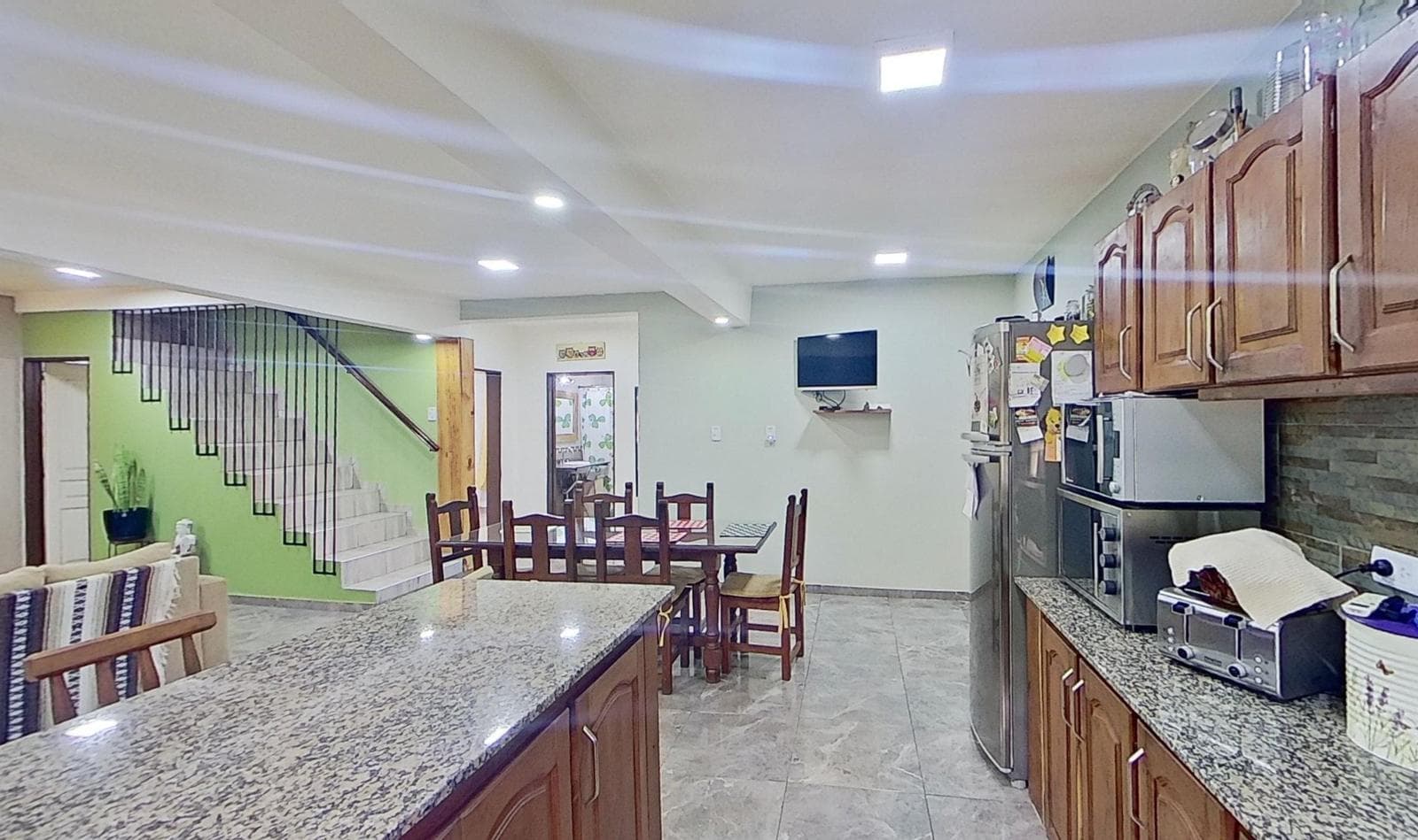 For sale: House 5 AM with pool and barbecue area in Longchamps