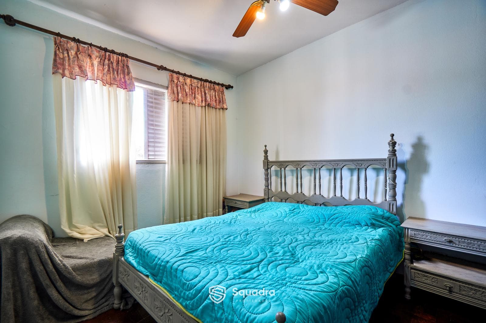 FOR SALE - 2-bedroom upper-floor house with a balcony. España and Hospitales, Rosario.