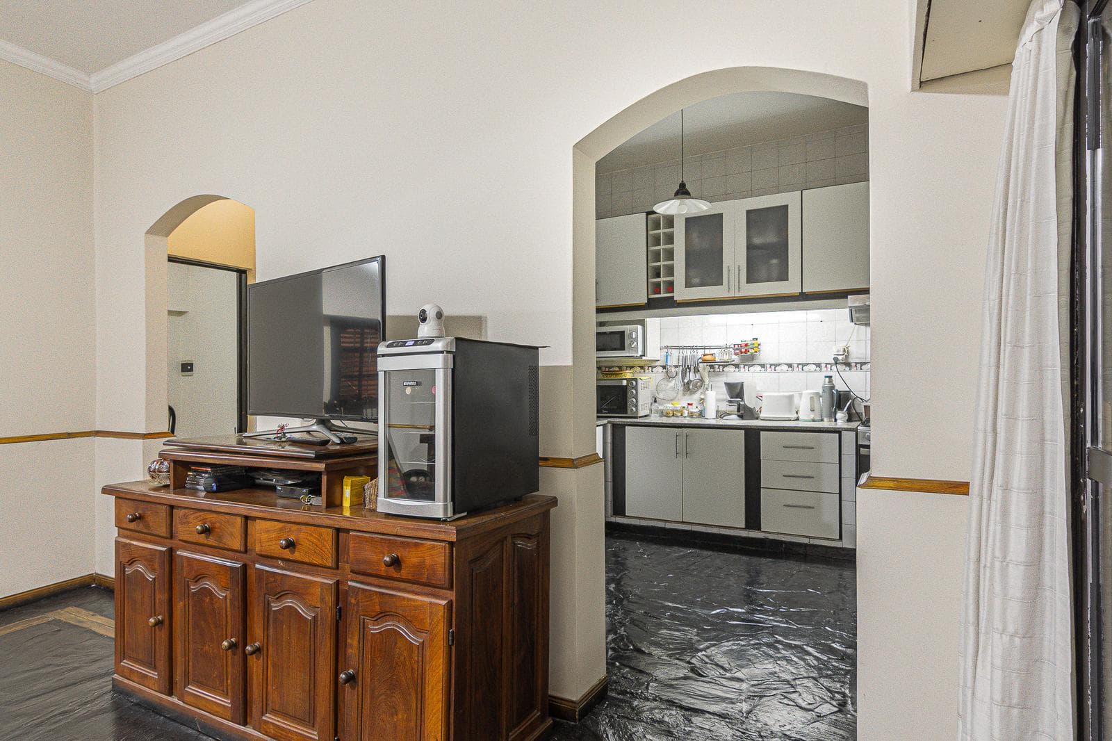 Multifamily Home in Villa Lugano