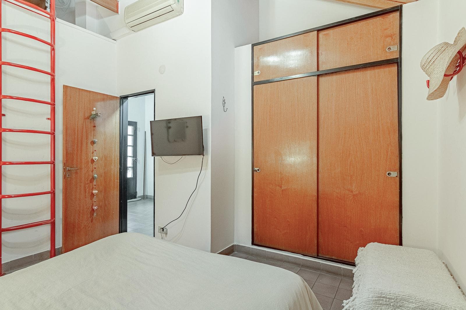 Multifamily Home in Villa Lugano