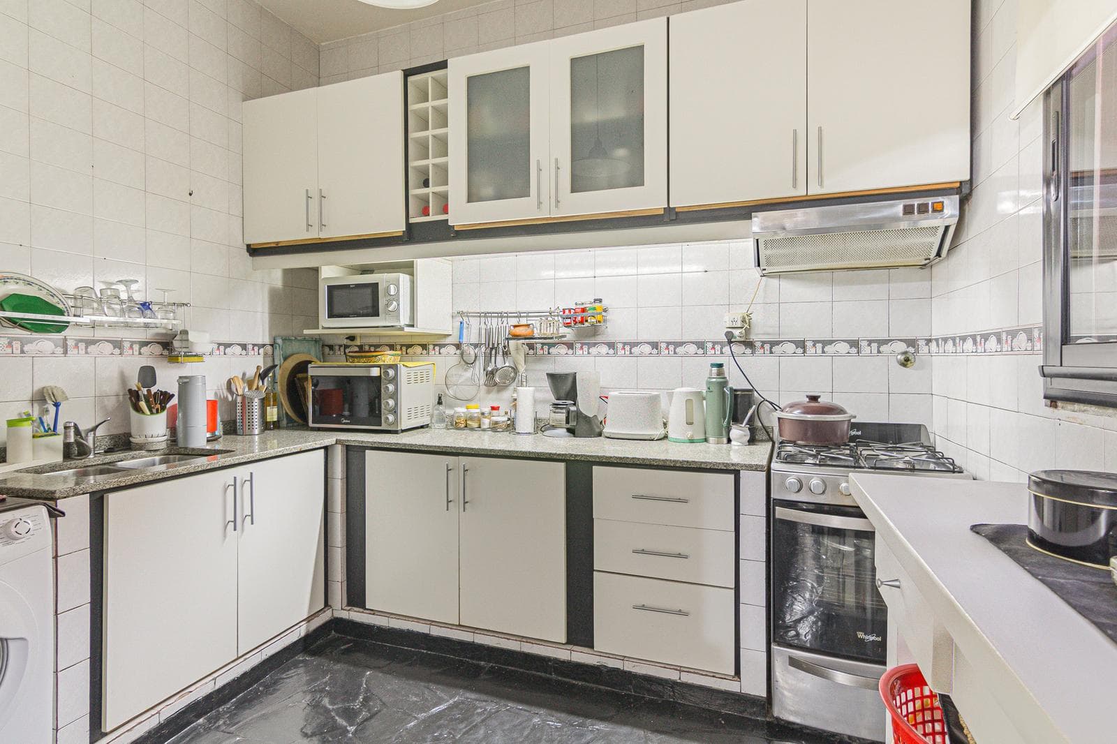 Multifamily Home in Villa Lugano