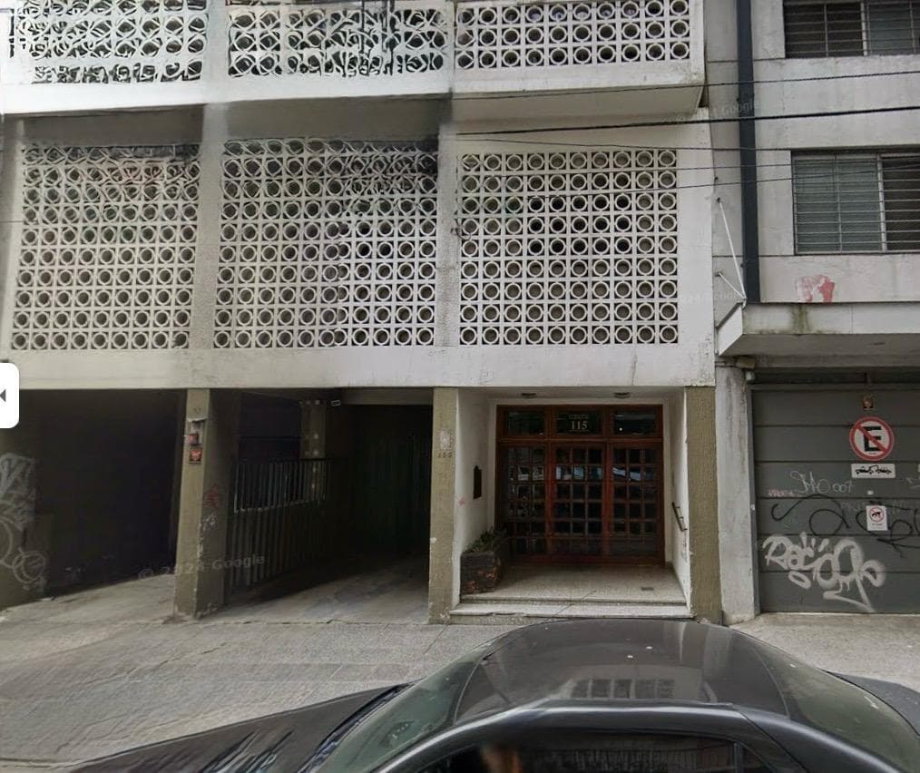 3-ROOM APARTMENT FOR SALE IN DOWNTOWN QUILMES—IDEAL FOR PROFESSIONALS.