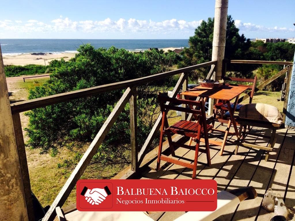 Commercial Building on Presidente Roosevelt Street - Punta del Diablo