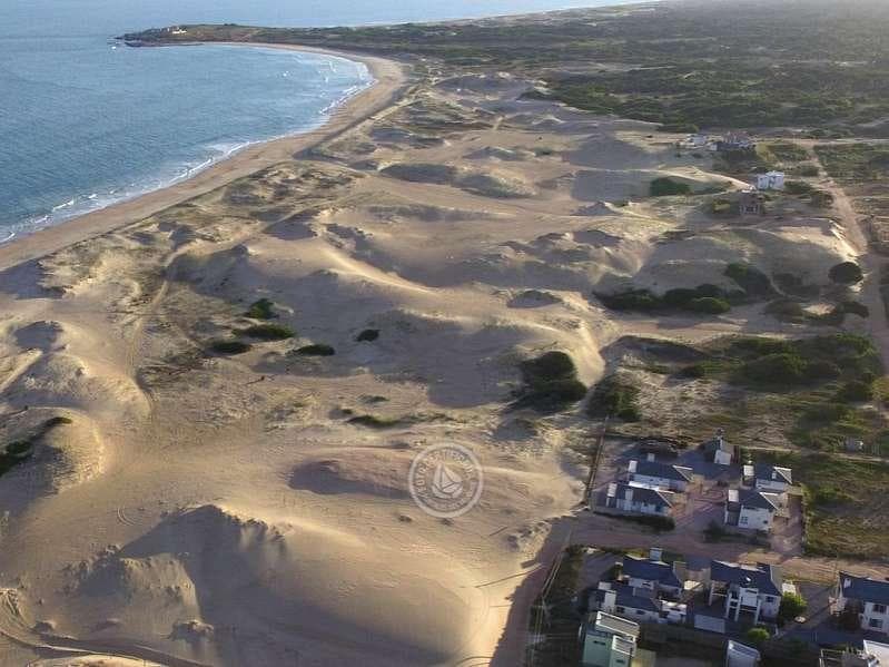 Commercial Building on Presidente Roosevelt Street - Punta del Diablo