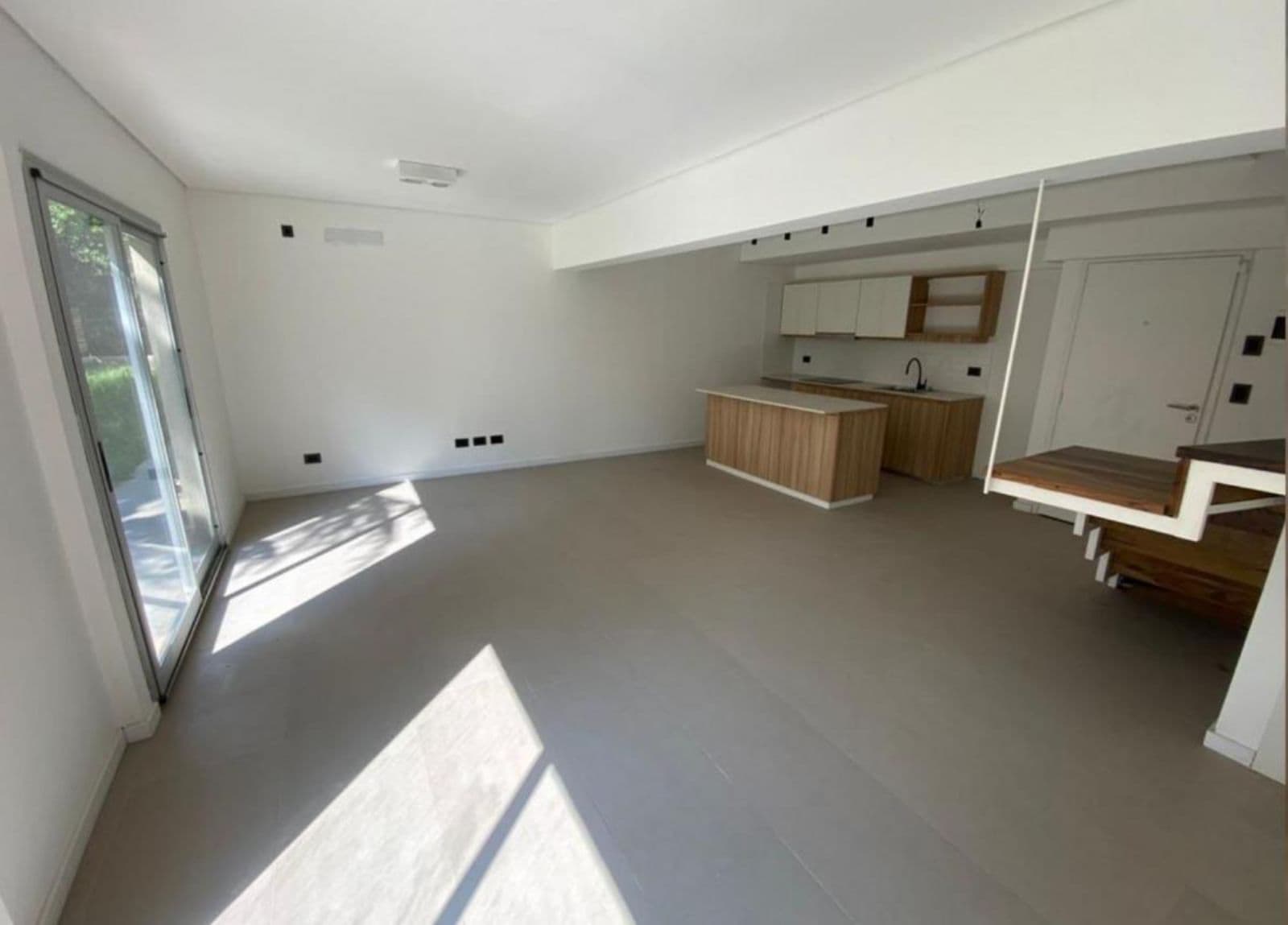 House - Benavidez