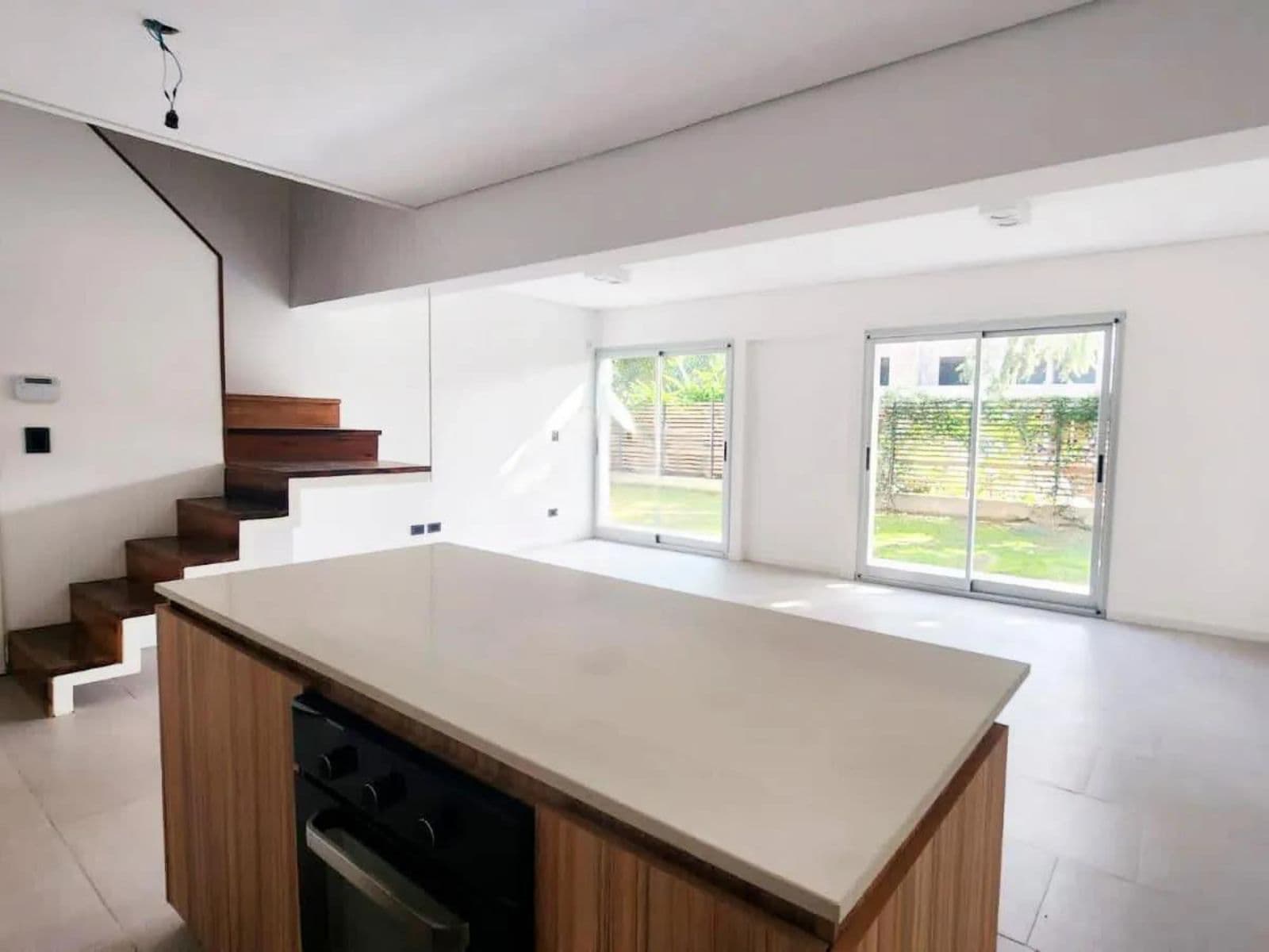 House - Benavidez