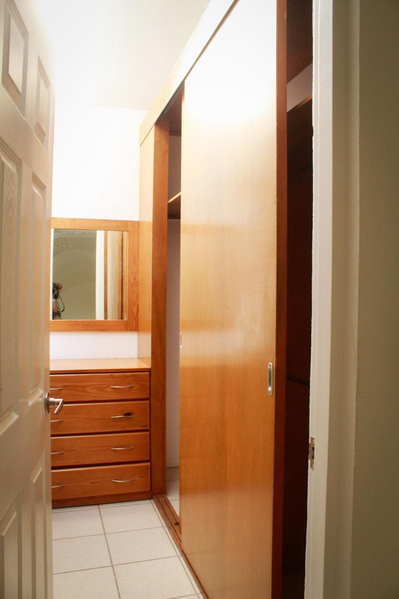 OPPORTUNITY: SPACIOUS HOME FOR SALE IN REAL DEL BOSQUE, QUERÉTARO Home in a condominium complex