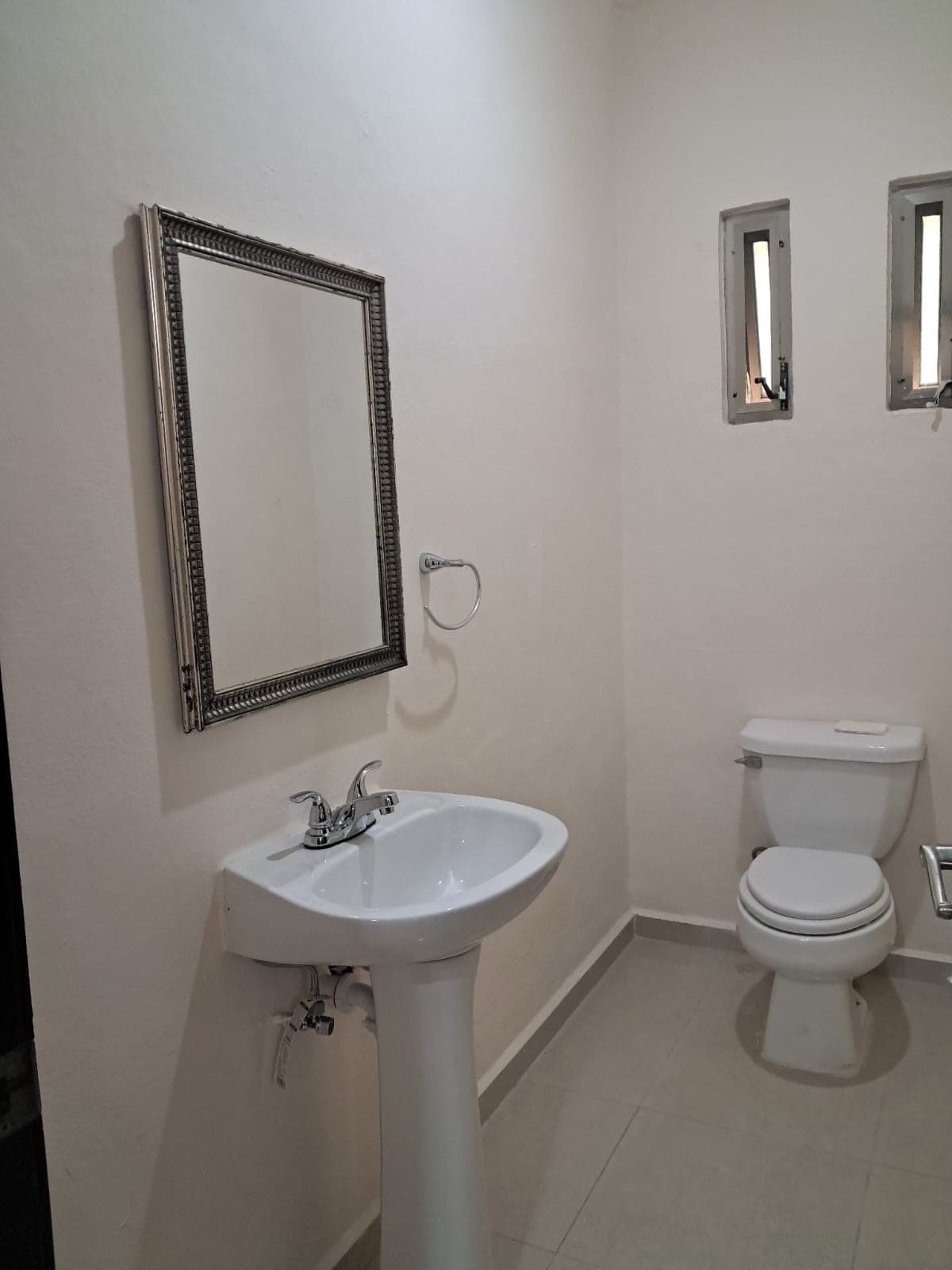 House in a Condominium Complex - Alfredo V. Bonfil