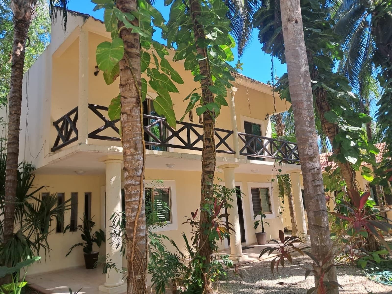 House in a Condominium Complex - Alfredo V. Bonfil