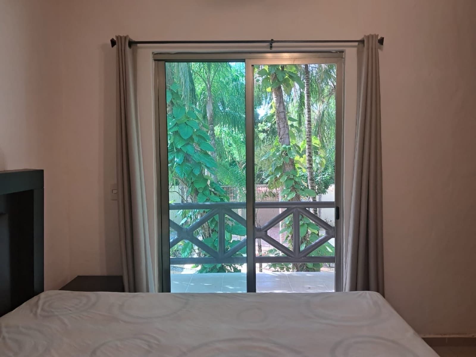 House in a Condominium Complex - Alfredo V. Bonfil