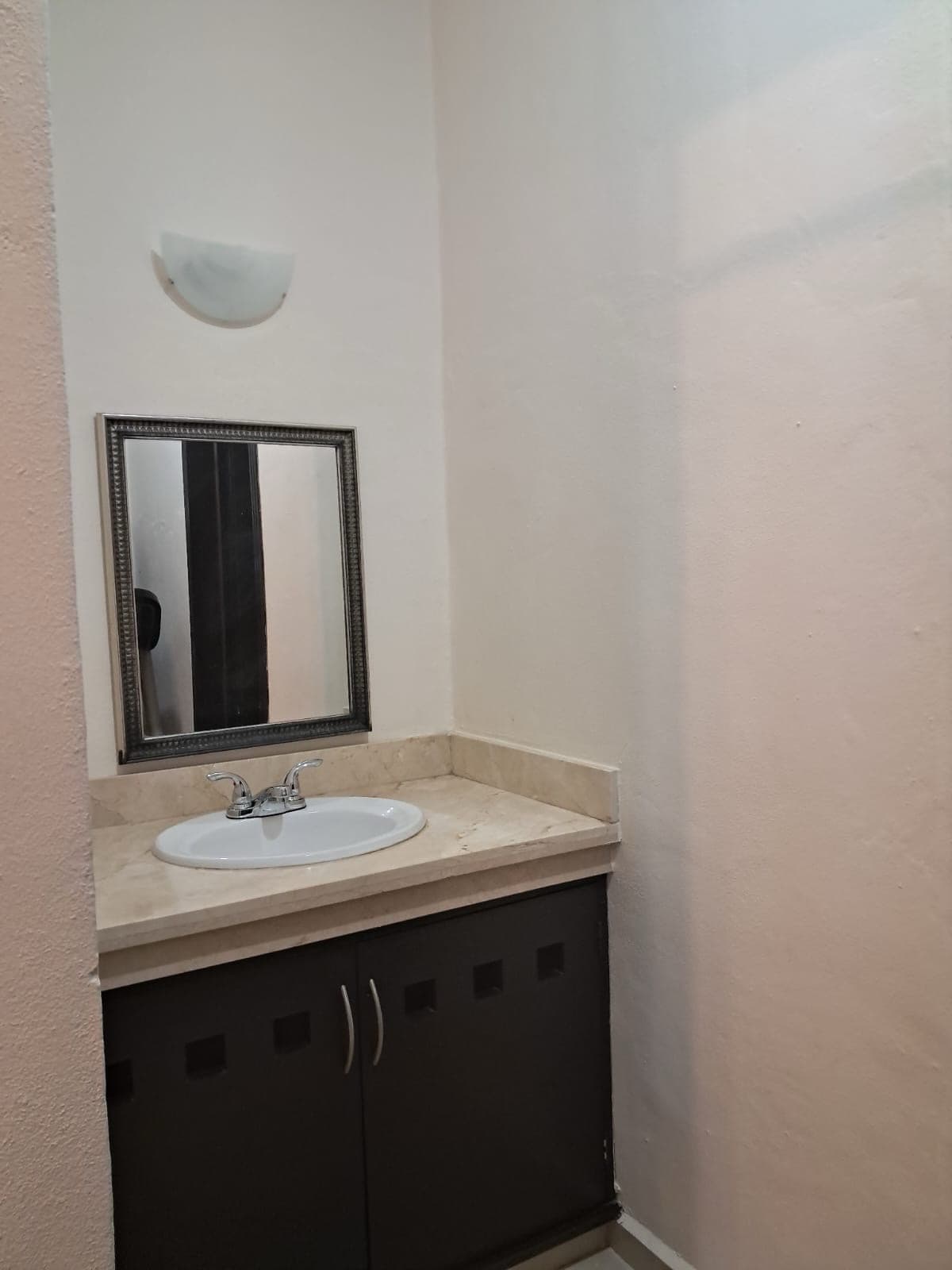 House in a Condominium Complex - Alfredo V. Bonfil