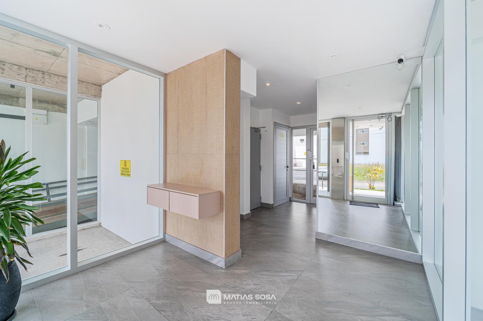 For Sale - 2-room apartment - Renovated and furnished - Ocean view