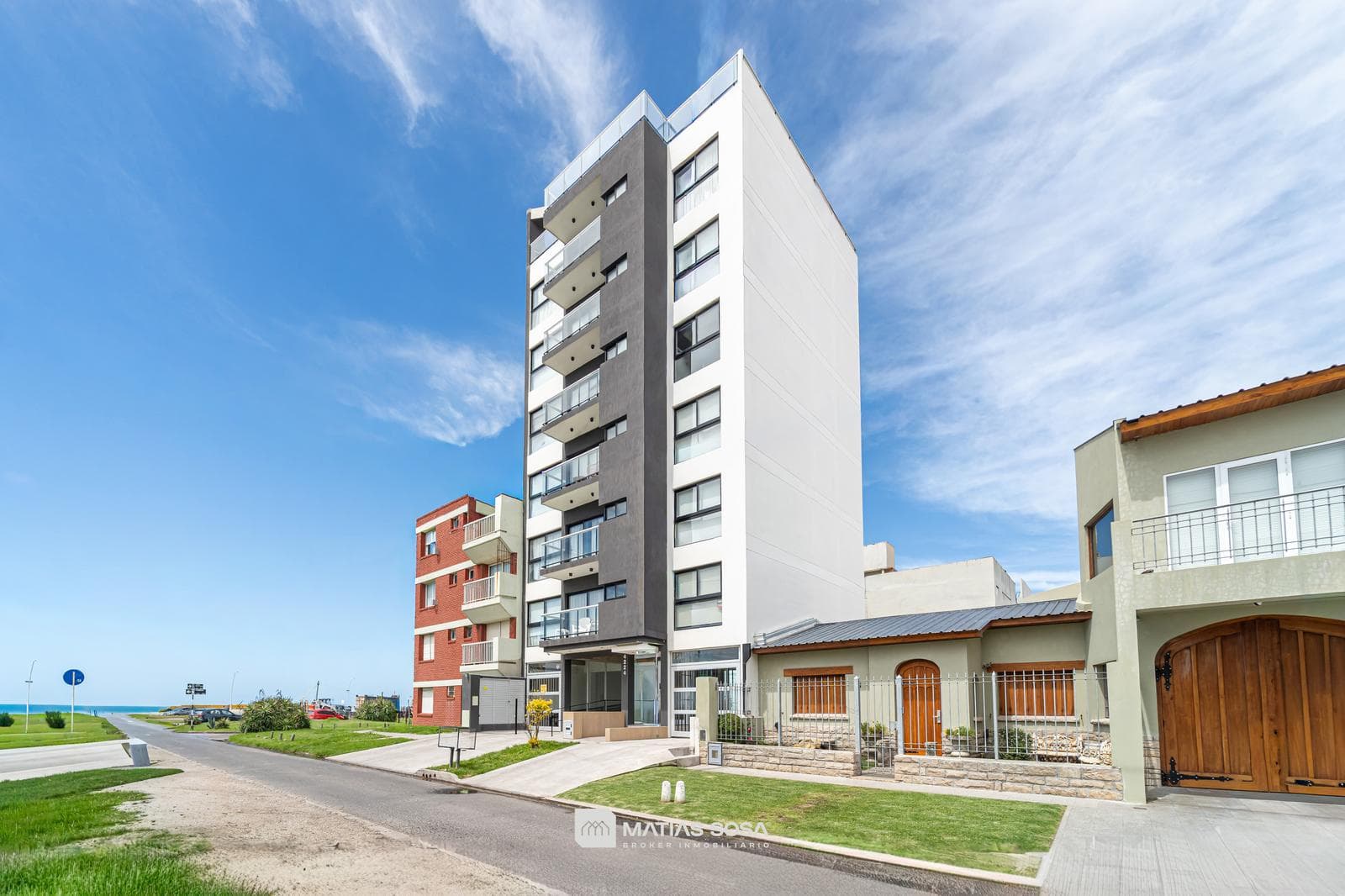 For Sale - 2-room apartment - Renovated and furnished - Ocean view