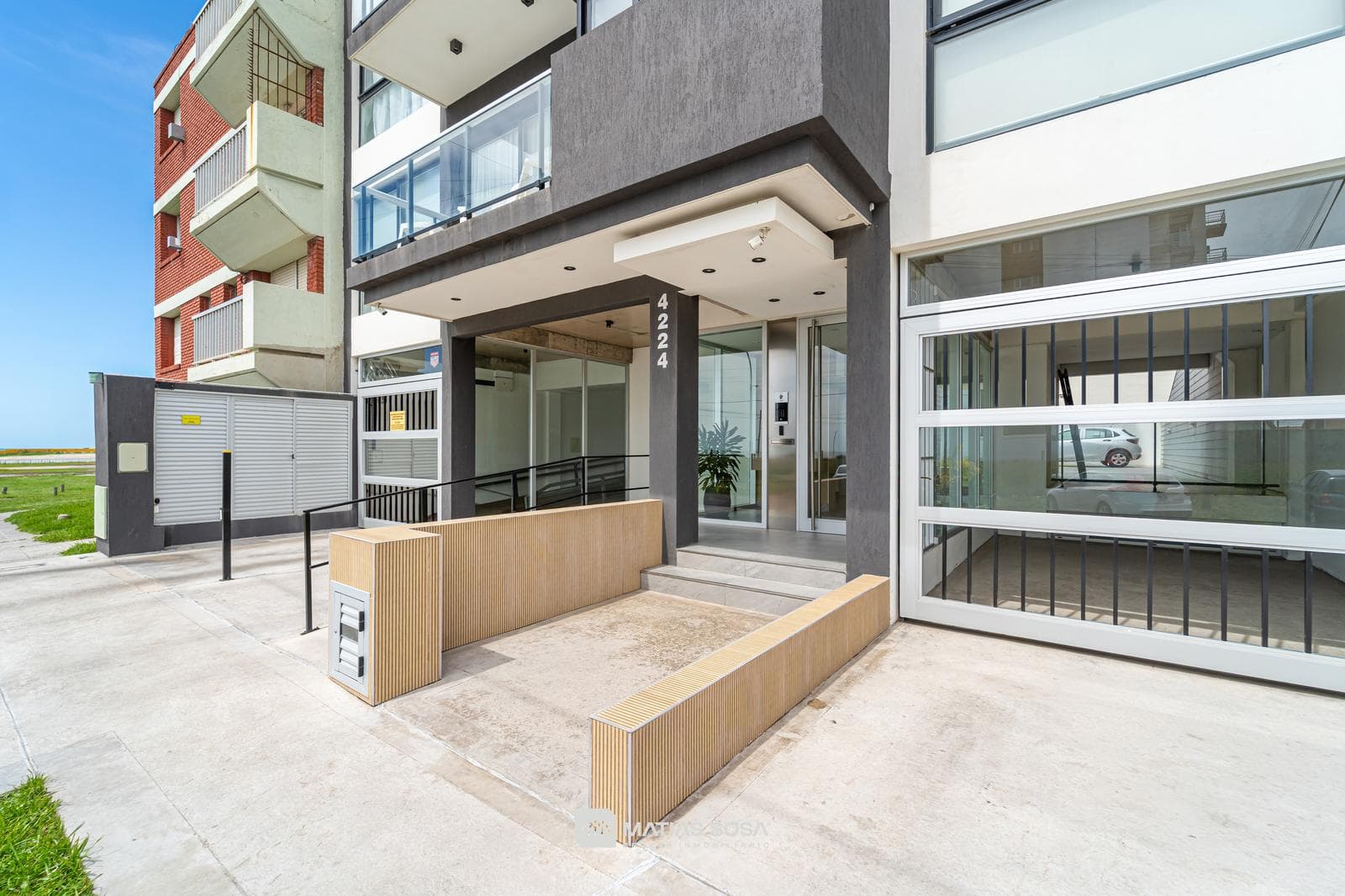 For Sale - 2-room apartment - Renovated and furnished - Ocean view