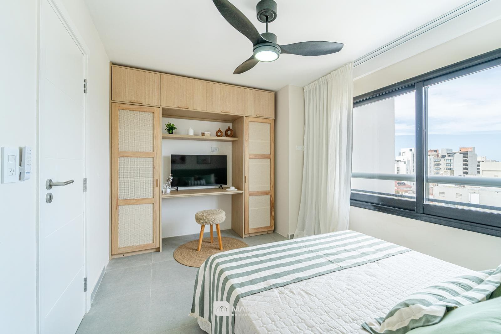 For Sale - 2-room apartment - Renovated and furnished - Ocean view