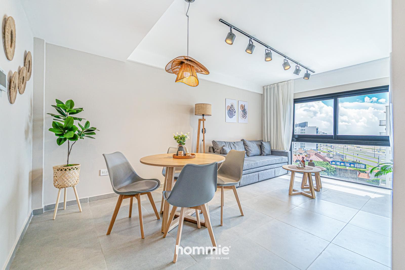 For Sale - 2-room apartment - Renovated and furnished - Ocean view