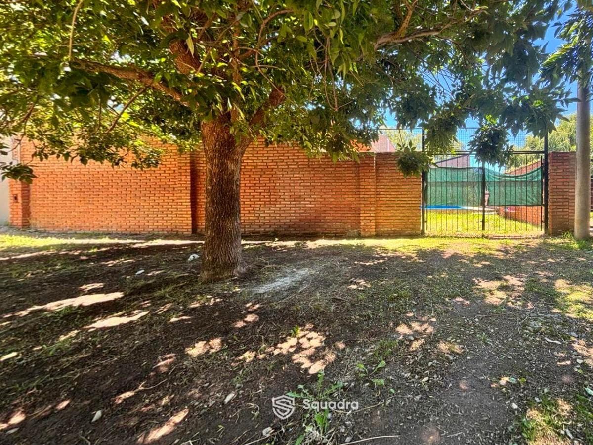 FOR SALE - Barbecue Pavilion/House with BBQ, Garden, and Pool - Ibarlucea.