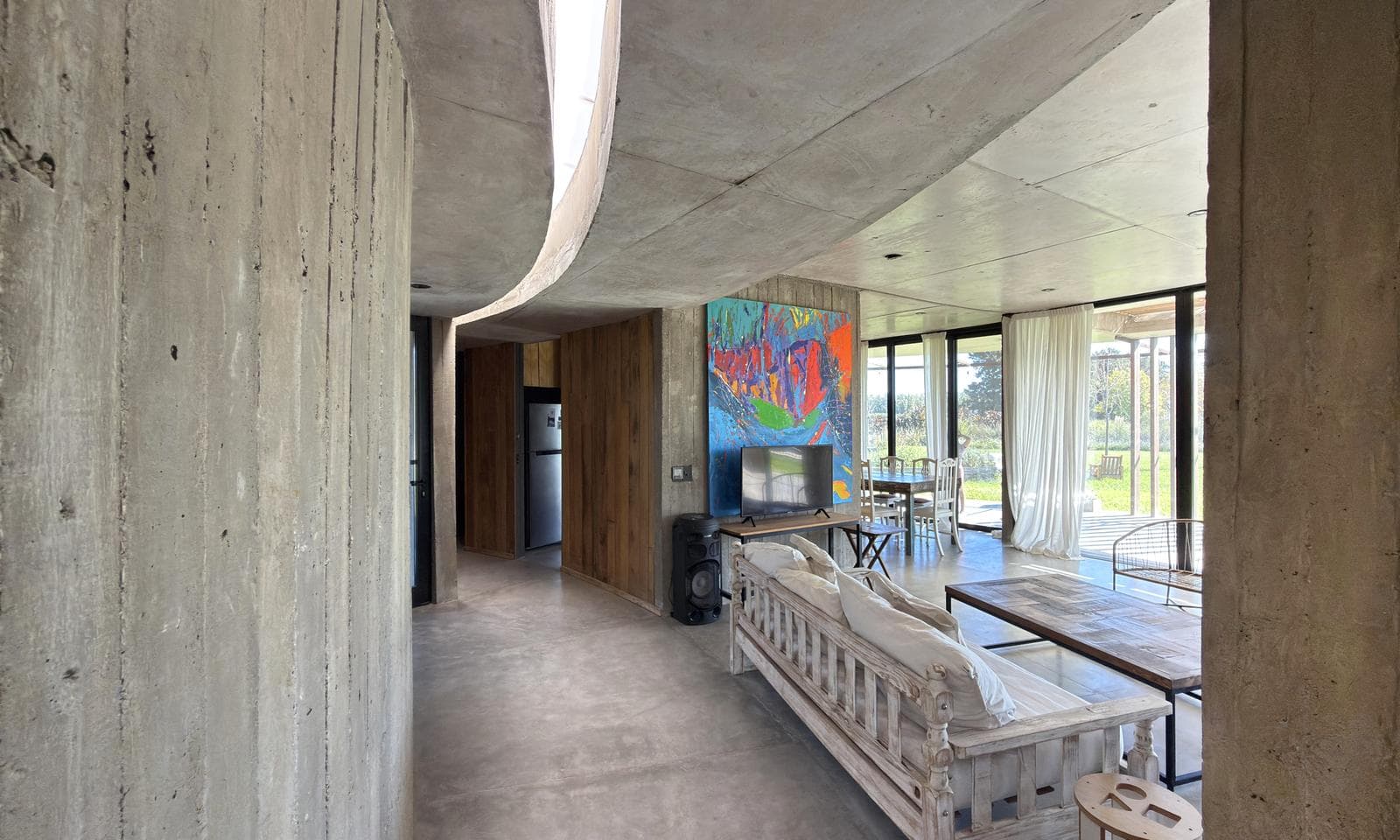 Modern 4-Bedroom House for Sale, 1 HA, Gated Community in Chacras La Macarena, Exaltación de la Cruz.