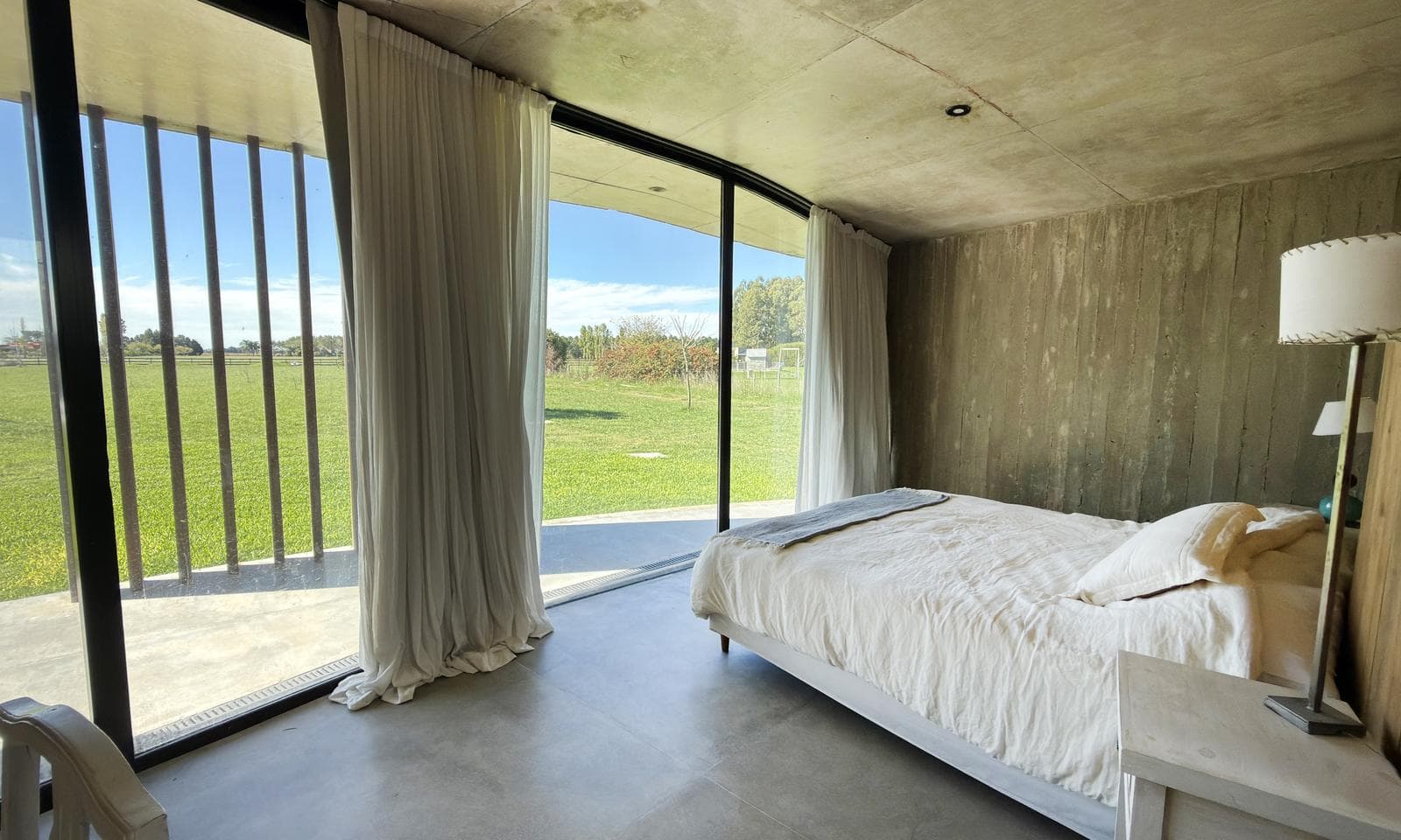 Modern 4-Bedroom House for Sale, 1 HA, Gated Community in Chacras La Macarena, Exaltación de la Cruz.