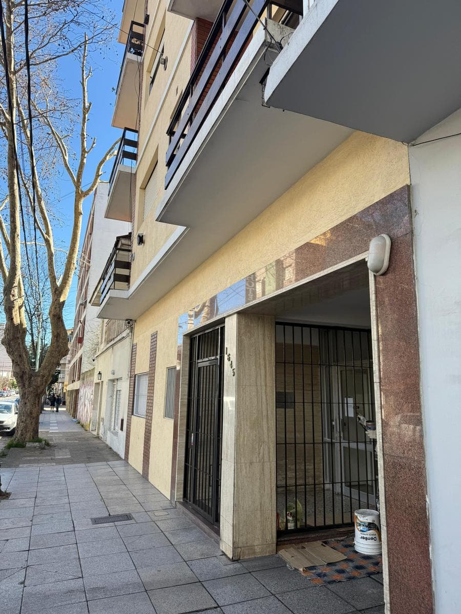 Garage in a strategic location