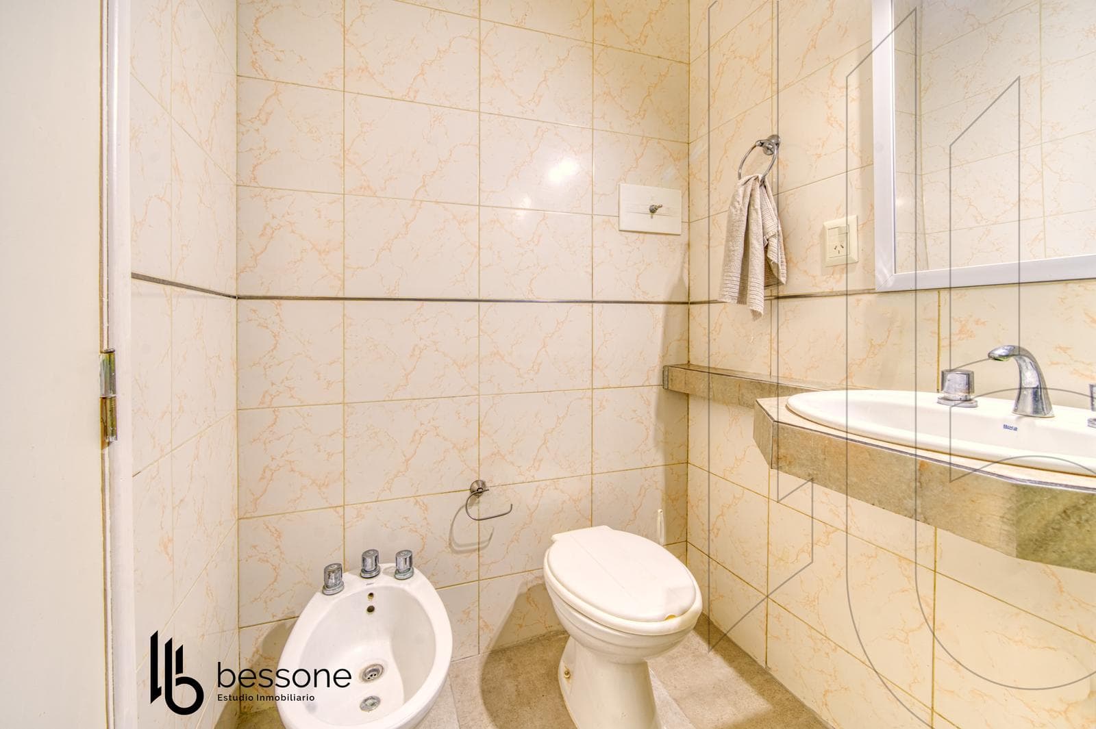 2-Room Apartment with Balcony, Refurbished and Furnished, La Perla