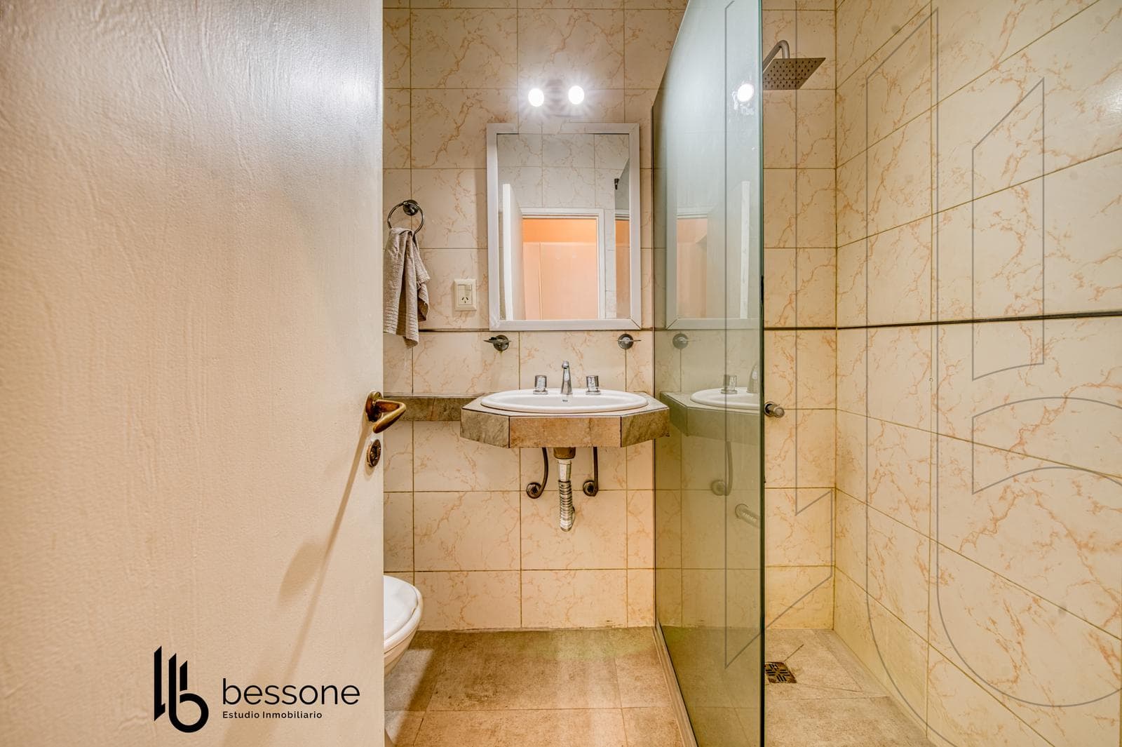 2-Room Apartment with Balcony, Refurbished and Furnished, La Perla