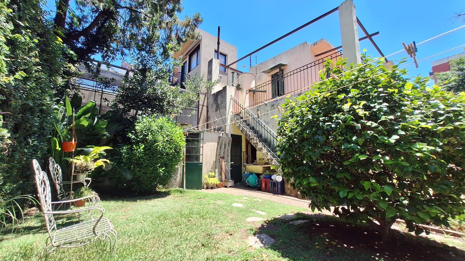 VENTA CASA SOBRE LOTE USAM con jardín y terraza en Villa del Parque