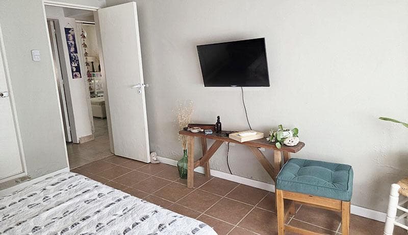 QUALIFIES FOR A LOAN: House for Sale with Guest House in Troncos del Talar