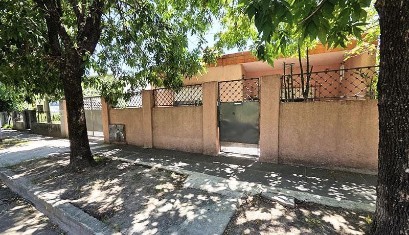 QUALIFIES FOR A LOAN: House for Sale with Guest House in Troncos del Talar