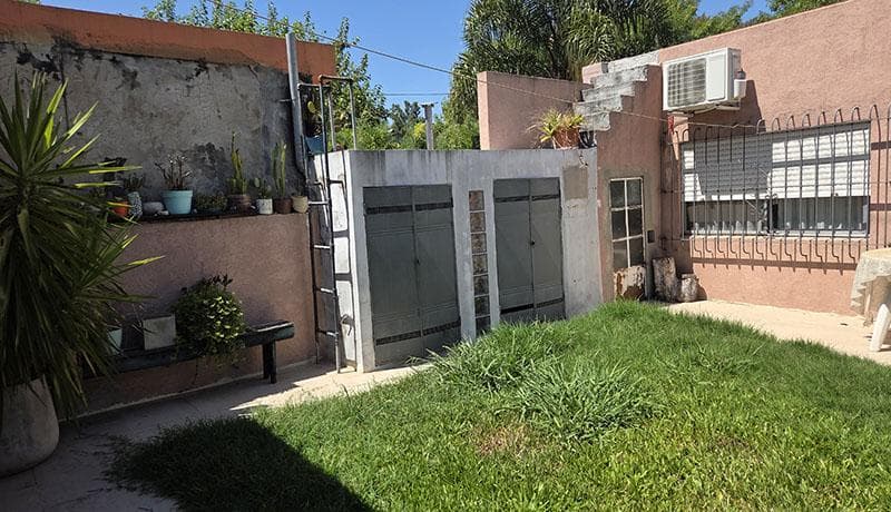 QUALIFIES FOR A LOAN: House for Sale with Guest House in Troncos del Talar