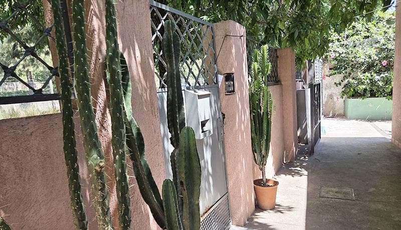 QUALIFIES FOR A LOAN: House for Sale with Guest House in Troncos del Talar