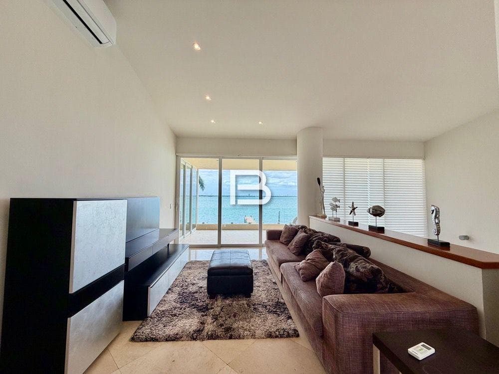 Furnished House for Rent in Isla Dorada with a Dock