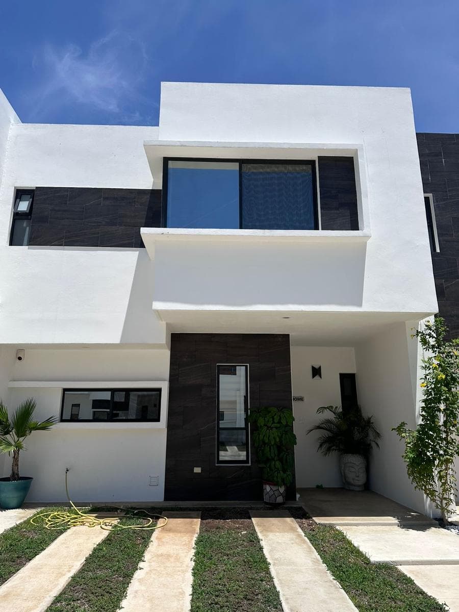 3-Bedroom House, Furnished and Fully Equipped in Playa del Carmen