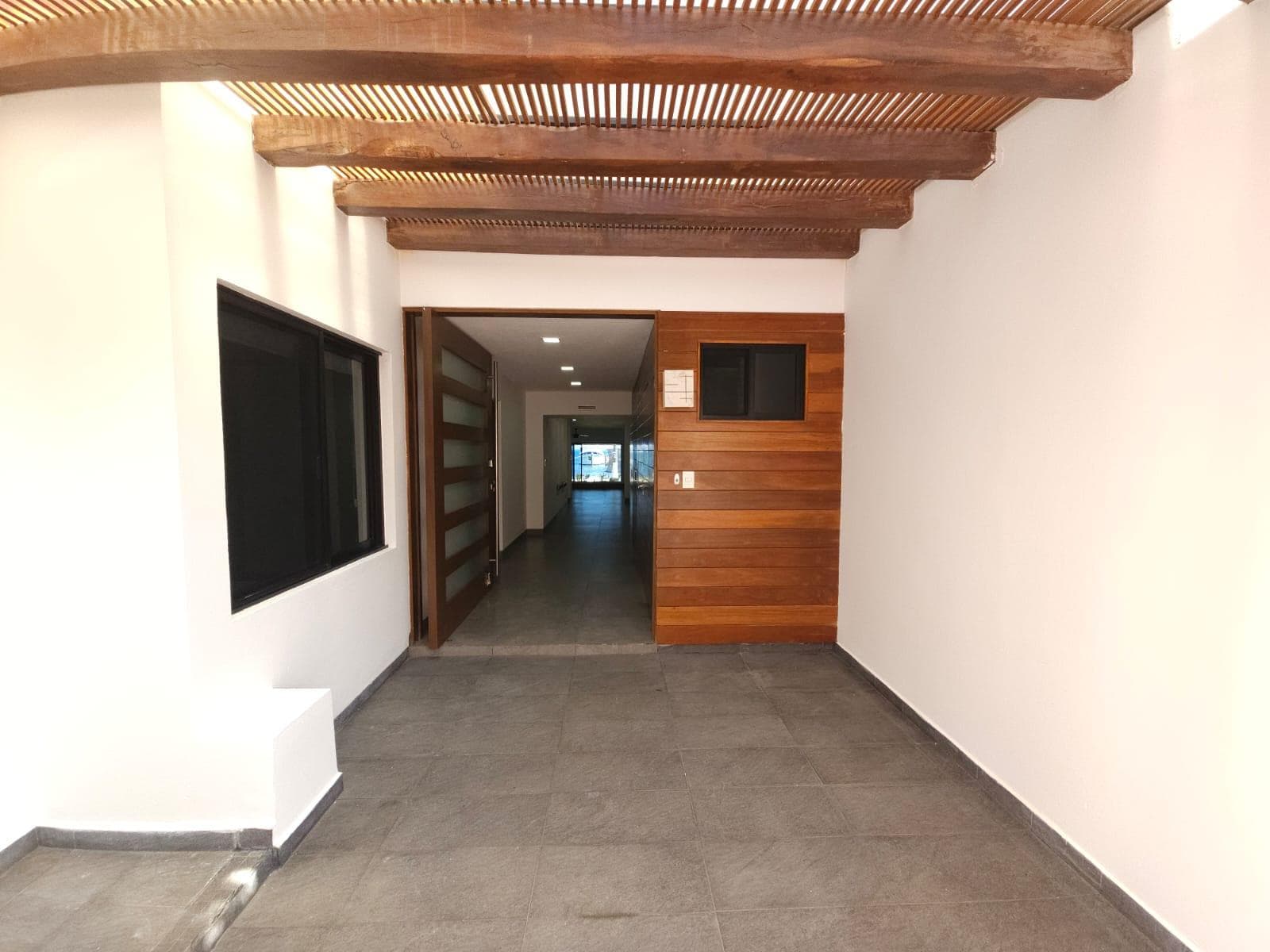 House for Sale, 5 Bedrooms, BEACH FRONT, LUXURY REMODELED, with Dock, Cancún Hotel Zone