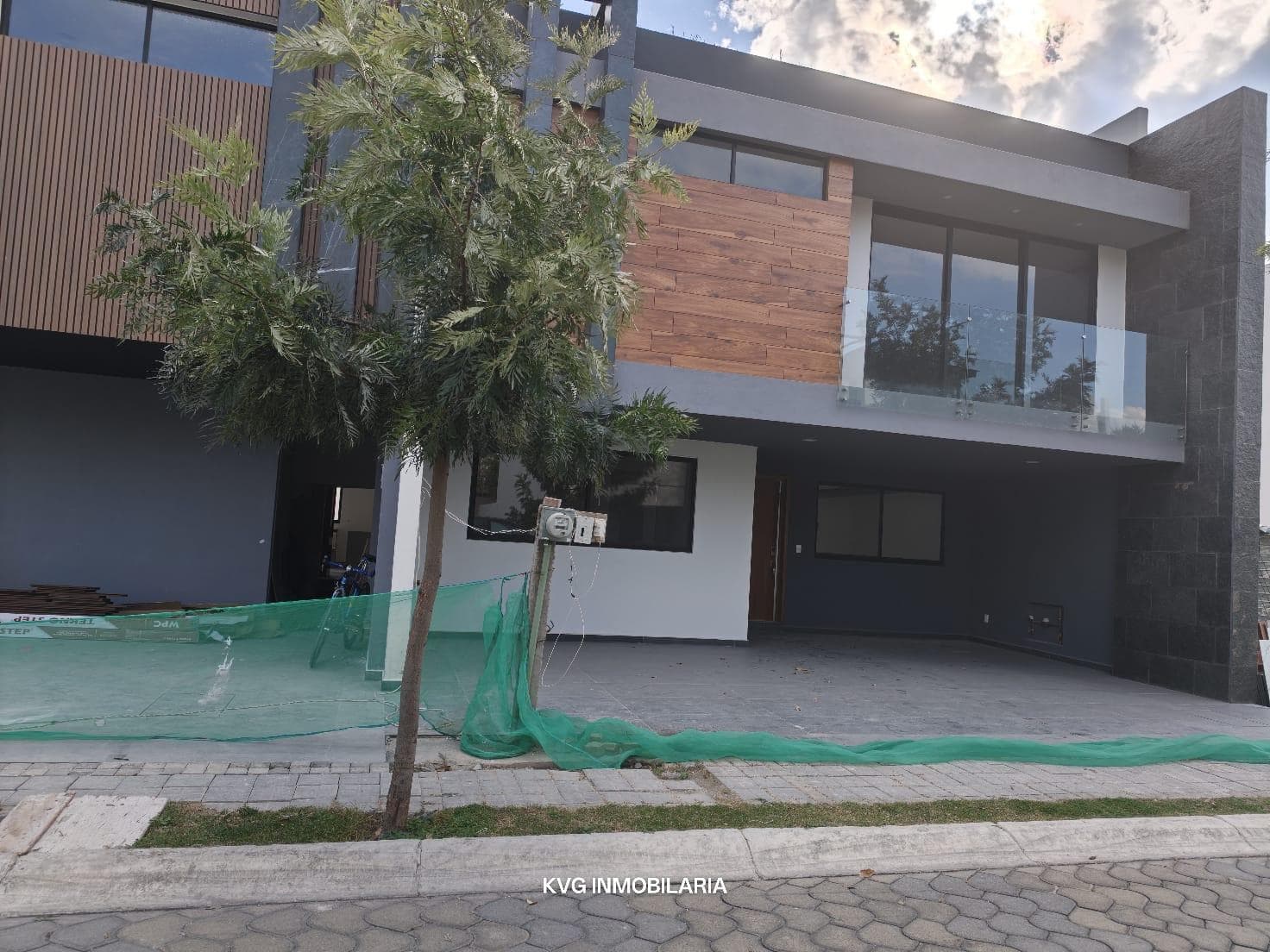 House for sale, 3 to 5 bedrooms, terrace with barbecue, Lomas de Angelópolis, Puebla