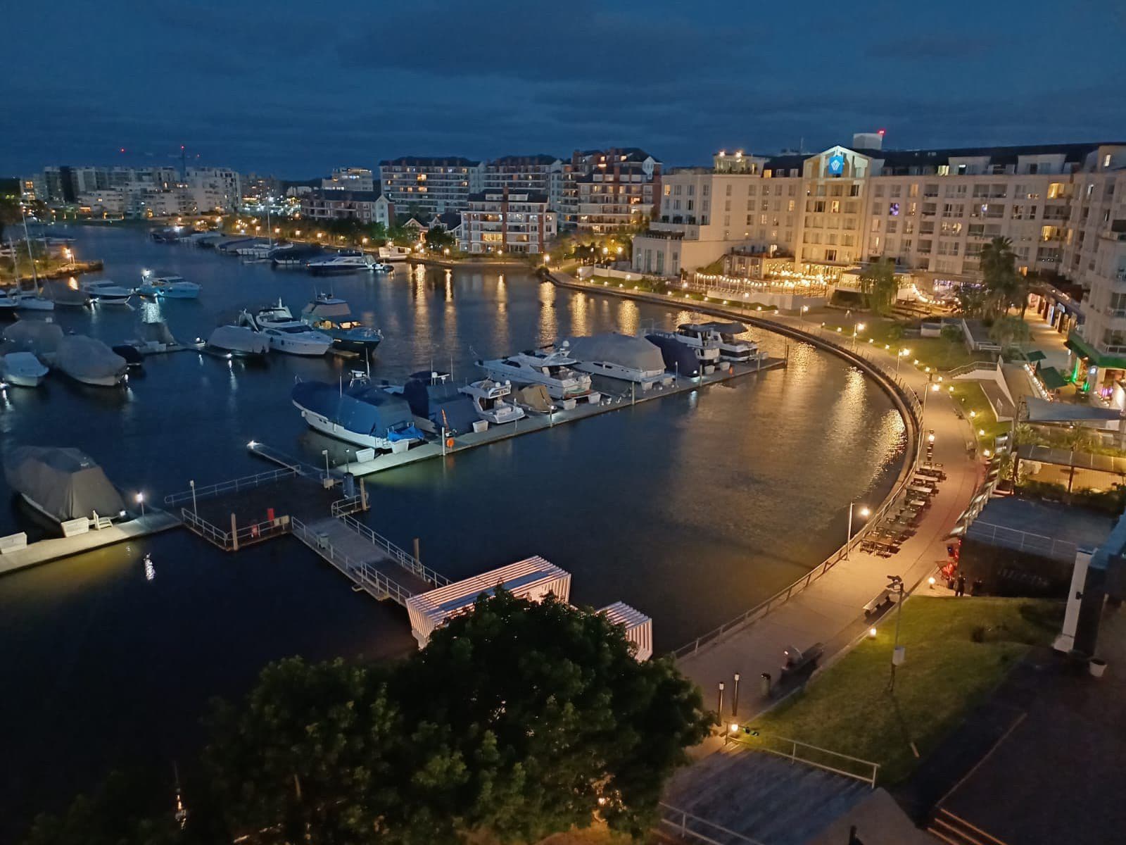 Apartment for Sale - Wyndham Condominiums