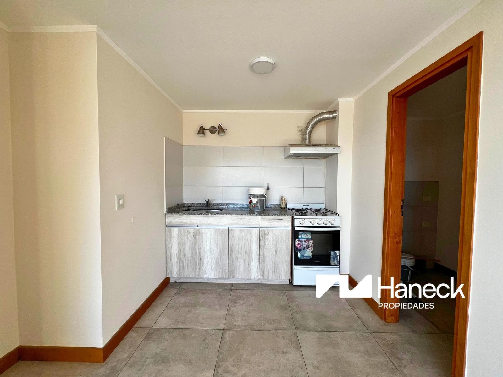 FOR SALE: 2-bedroom apartment with a view of the lake, downtown Bariloche