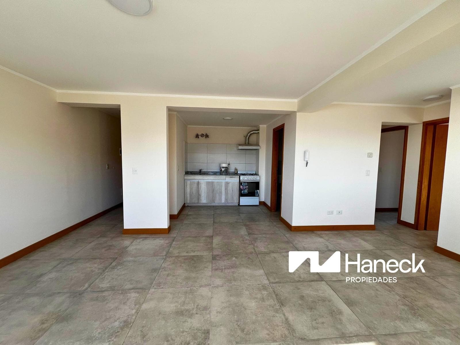 FOR SALE: 2-bedroom apartment with a view of the lake, downtown Bariloche