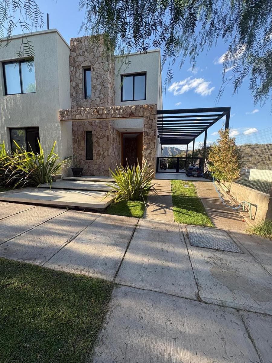 Casa en Barrio Dalvian