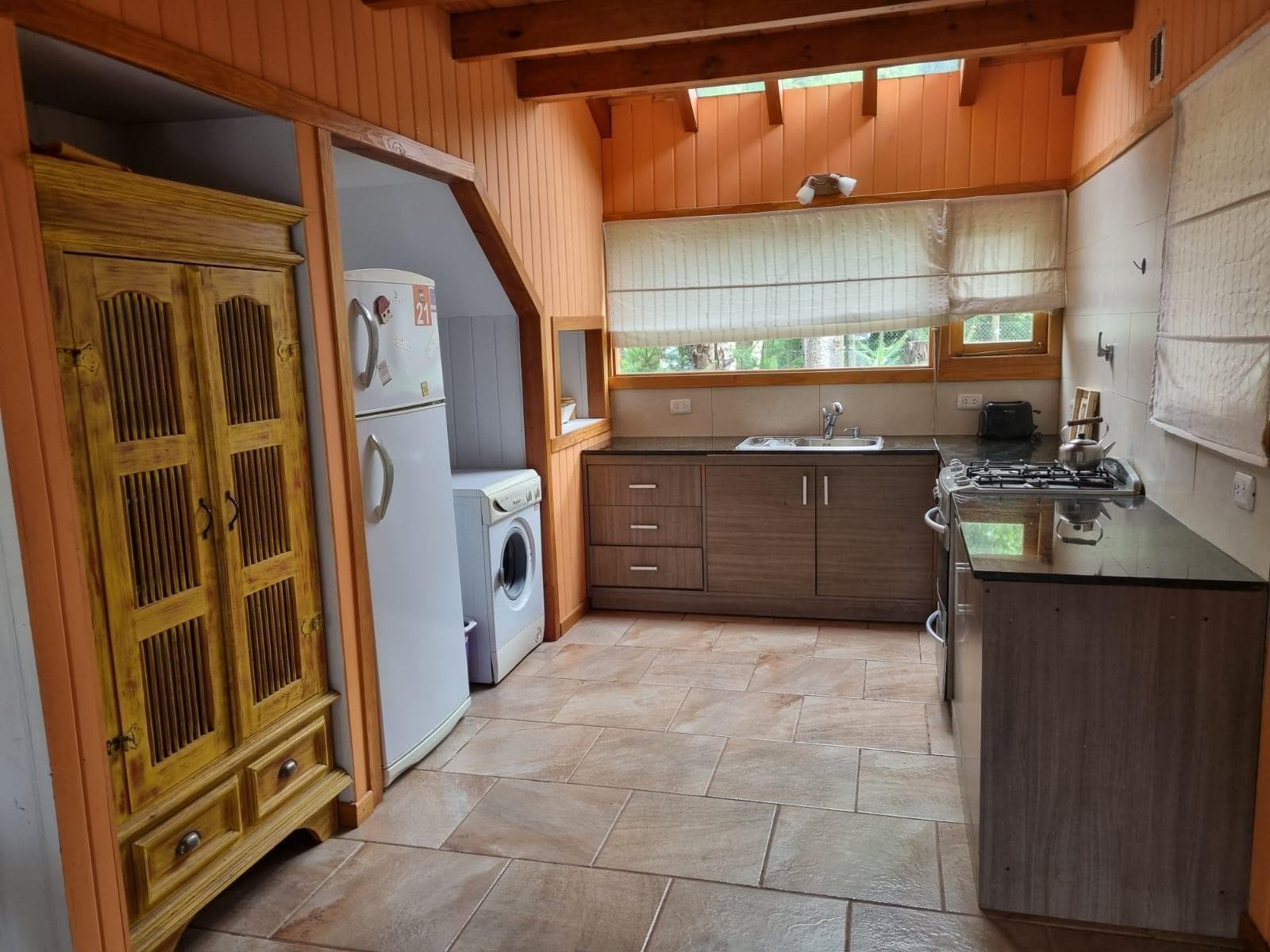 FOR SALE: 3-bedroom house (1 en suite), barbecue, garage, second home project, 1,200 m² lot in Las Balsas, VLA